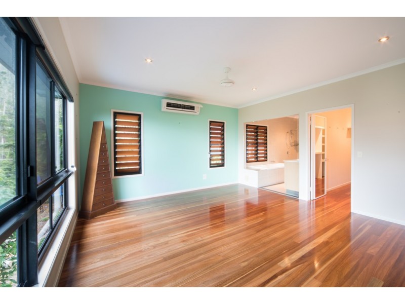 24 Macona Crescent, Cannonvale QLD 4802