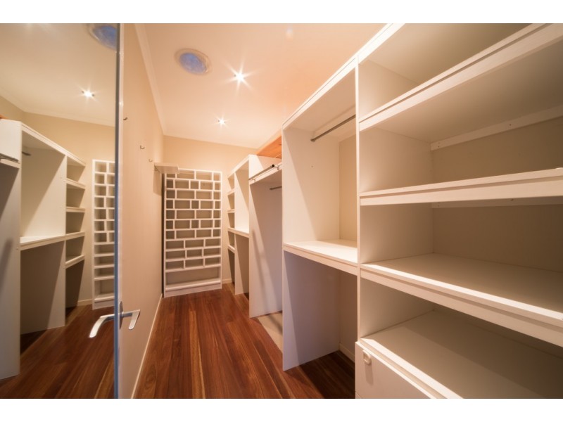 24 Macona Crescent, Cannonvale QLD 4802