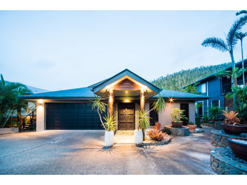 24 Macona Crescent, Cannonvale QLD 4802