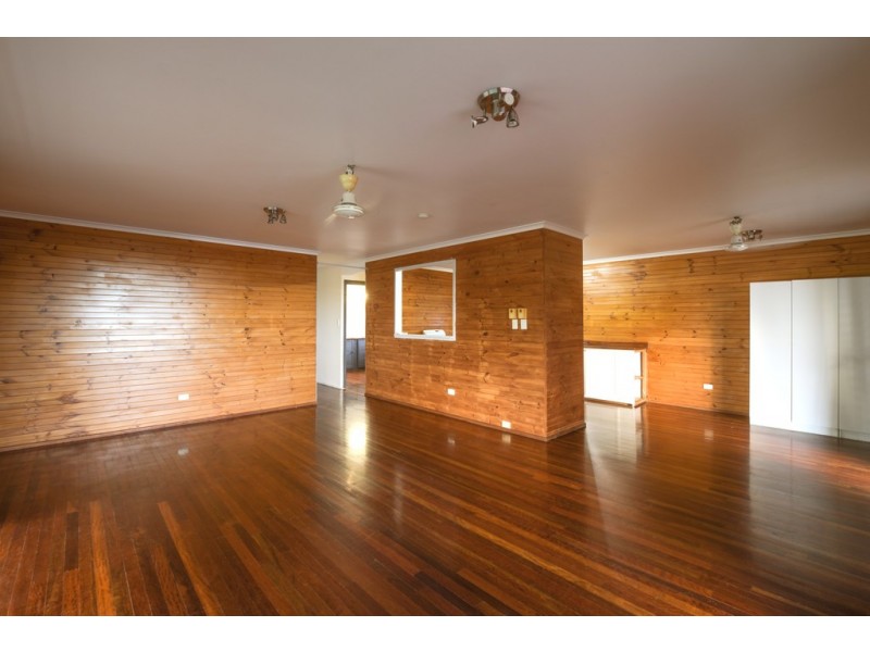 4 Grace Avenue, Cannonvale QLD 4802