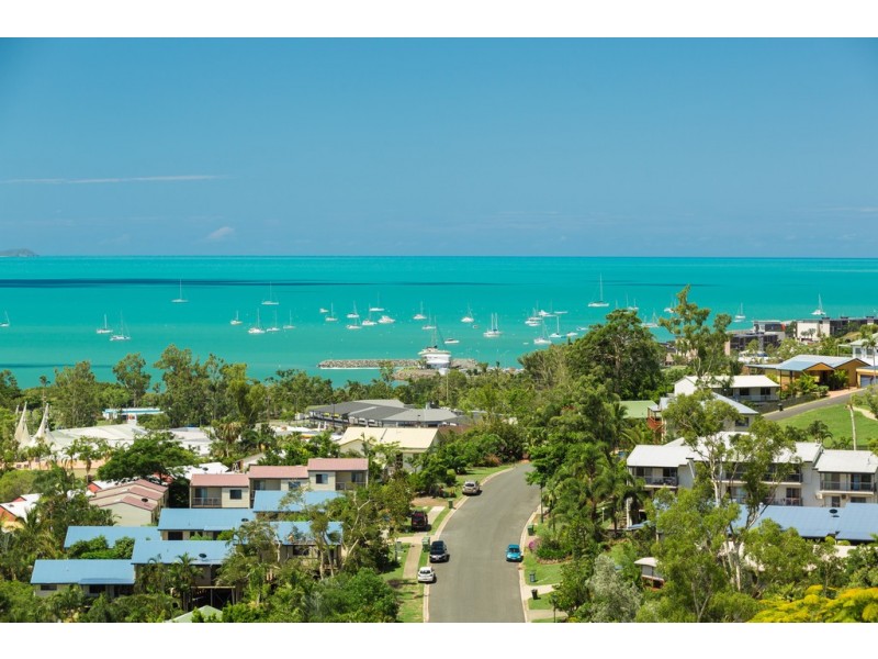 20 Yachtsmans Parade, Cannonvale QLD 4802