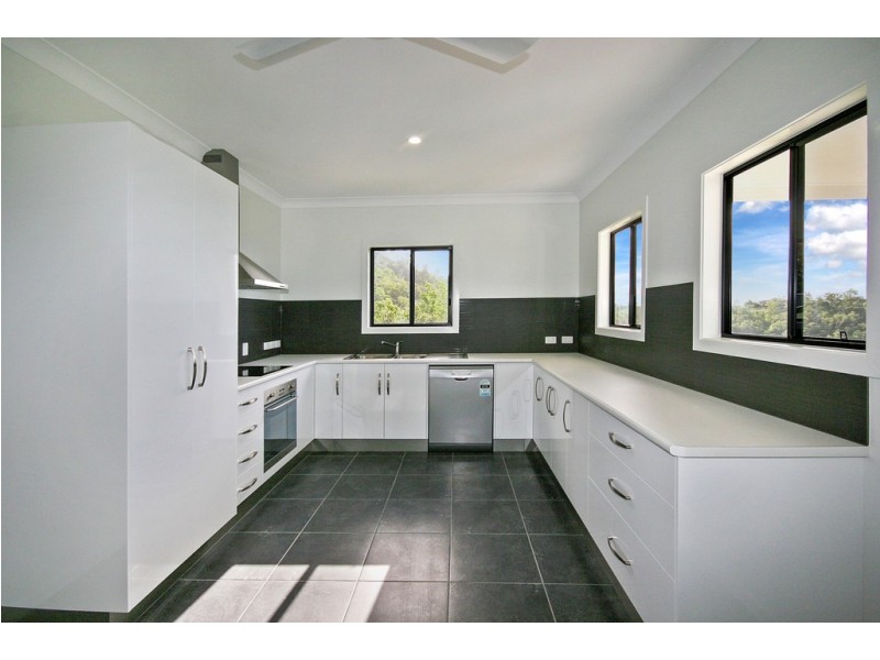 20 Yachtsmans Parade, Cannonvale QLD 4802