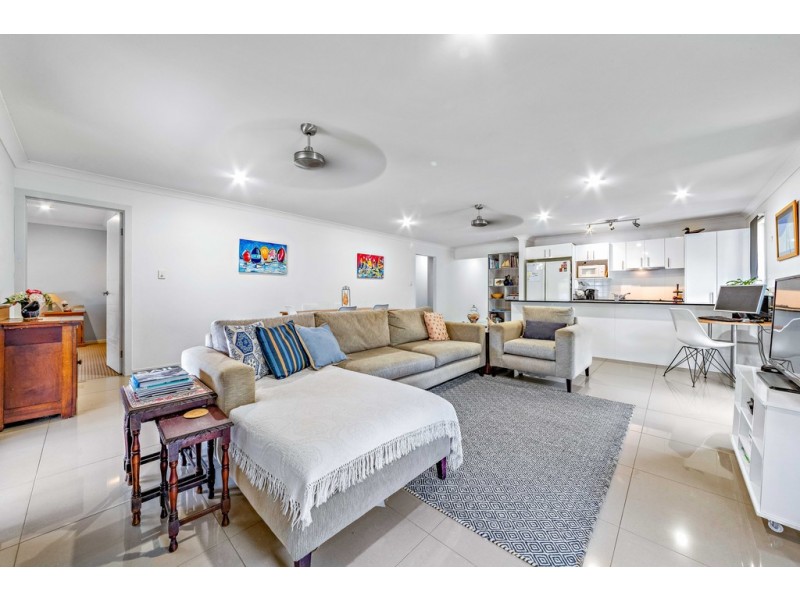 10 Endeavour Circuit, Cannonvale QLD 4802