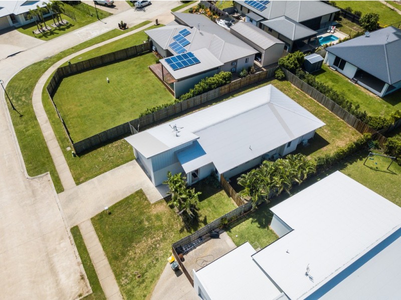 10 Endeavour Circuit, Cannonvale QLD 4802