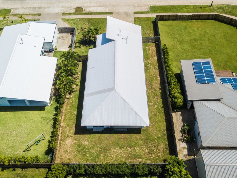 10 Endeavour Circuit, Cannonvale QLD 4802
