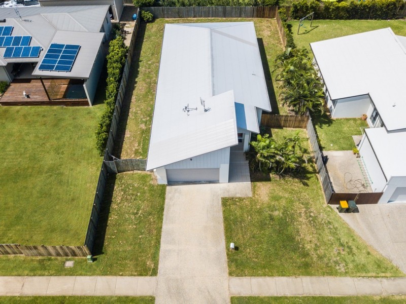 10 Endeavour Circuit, Cannonvale QLD 4802
