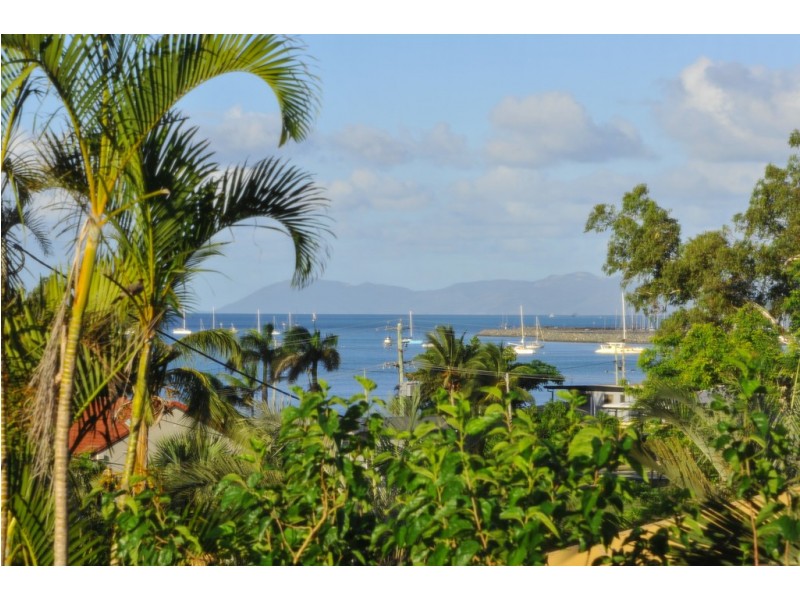 29 Stewart Drive, Cannonvale QLD 4802
