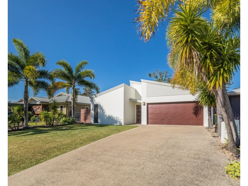 8 Waite Creek Court, Cannonvale QLD 4802