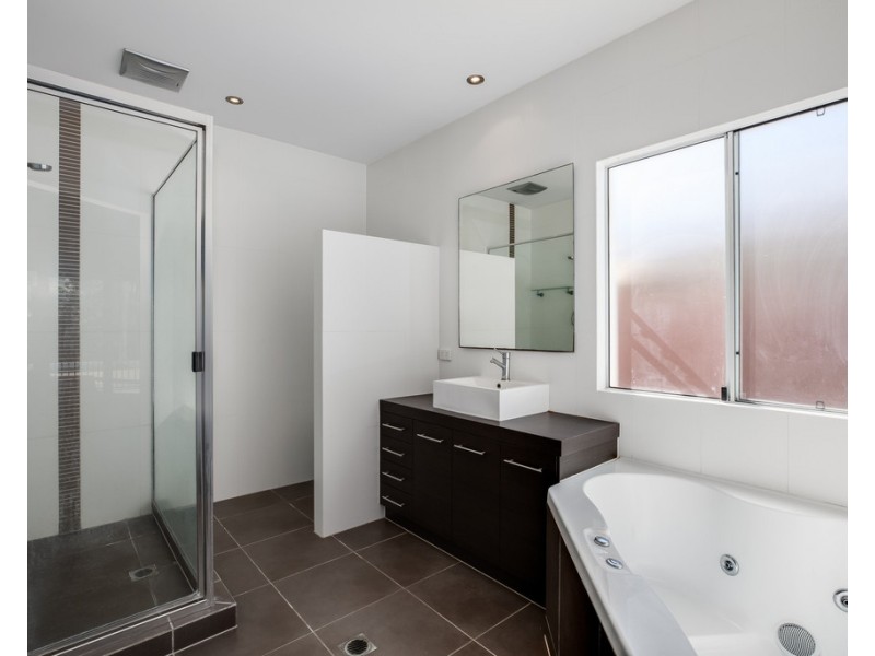 8 Waite Creek Court, Cannonvale QLD 4802