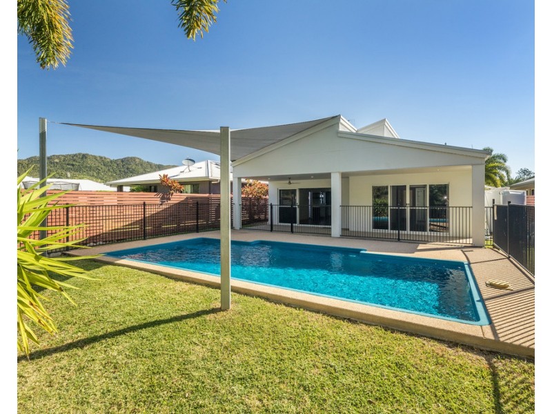 8 Waite Creek Court, Cannonvale QLD 4802