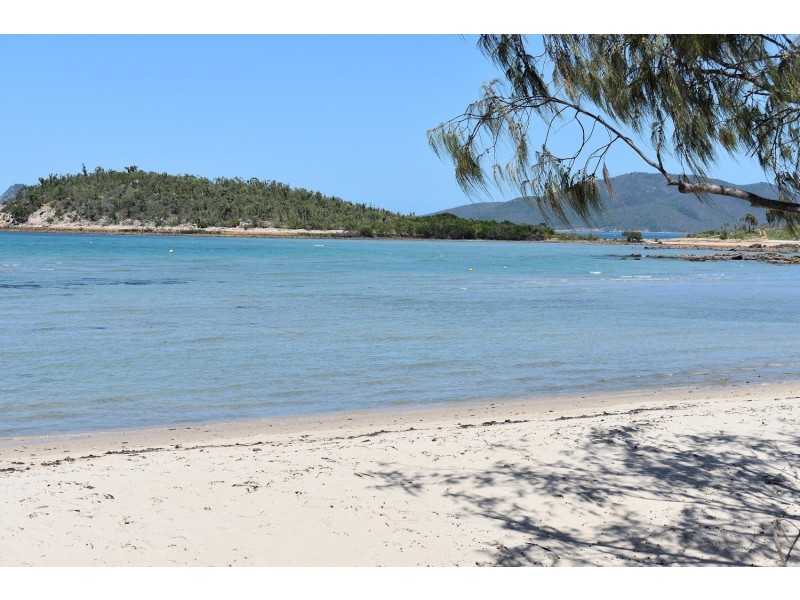30 Gloucester Avenue, Hideaway Bay QLD 4800