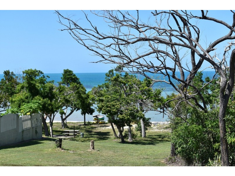 30 Gloucester Avenue, Hideaway Bay QLD 4800