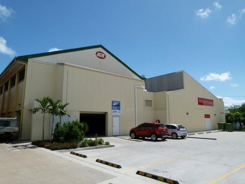 27 Main Street, Proserpine QLD 4800