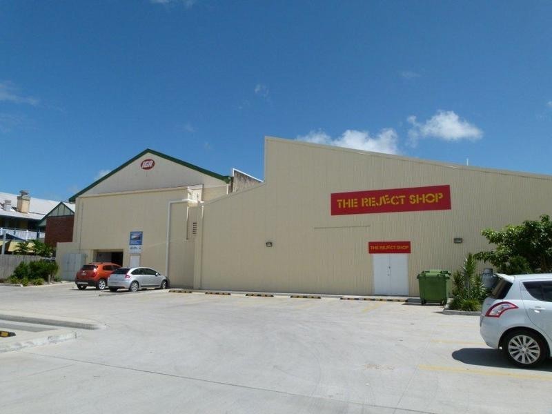 27 Main Street, Proserpine QLD 4800