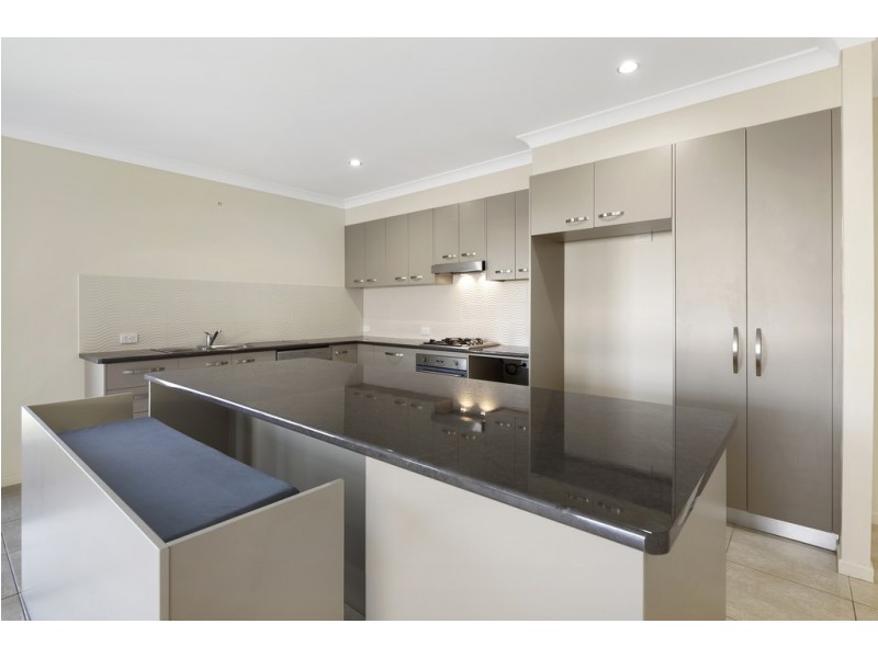 70 Valley Drive, Cannonvale QLD 4802