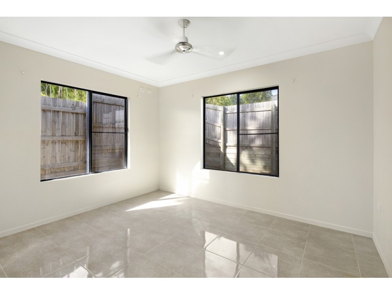 70 Valley Drive, Cannonvale QLD 4802