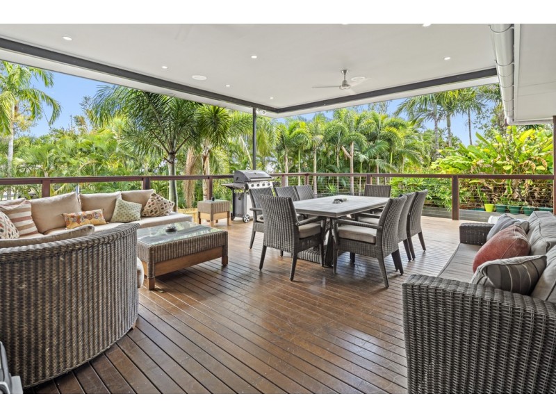9 Alice Court, Cannonvale QLD 4802