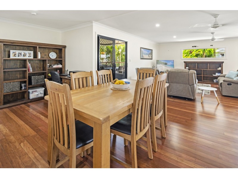 9 Alice Court, Cannonvale QLD 4802