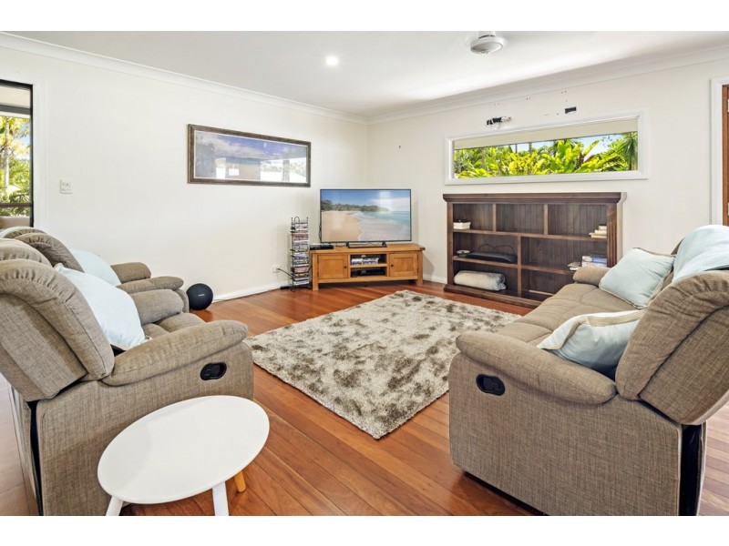 9 Alice Court, Cannonvale QLD 4802