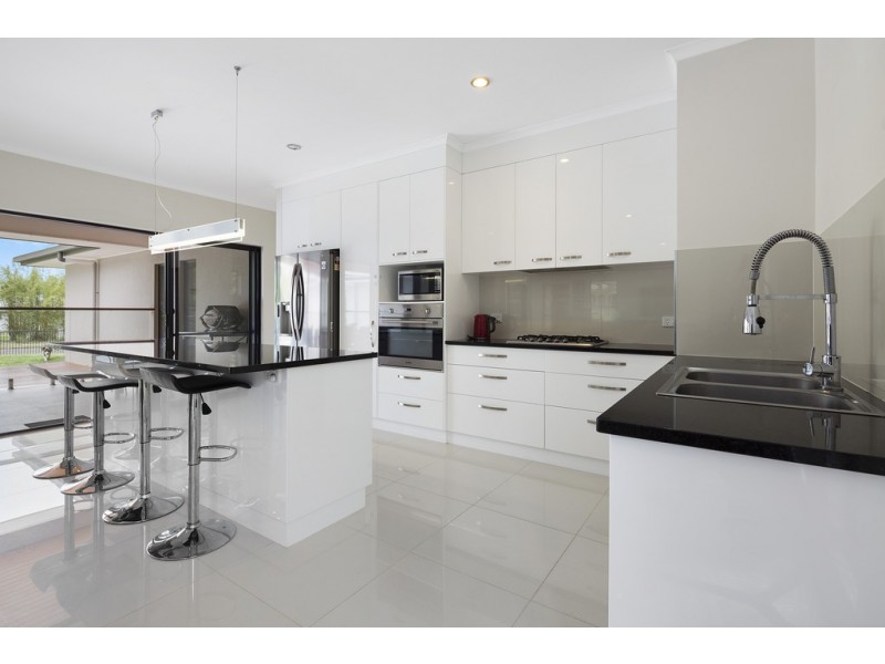 1 Bali Hi Place, Jubilee Pocket QLD 4802