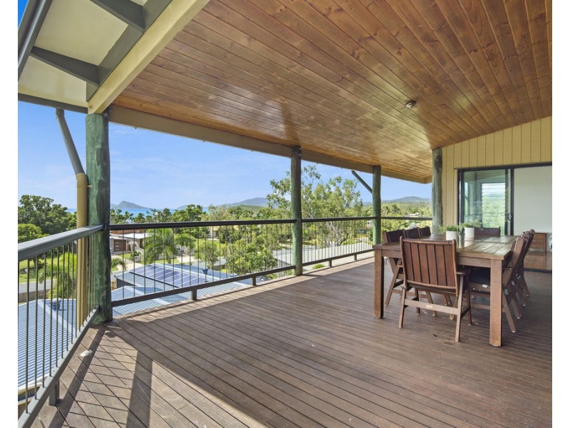 71 Gloucester Avenue, Hideaway Bay QLD 4800