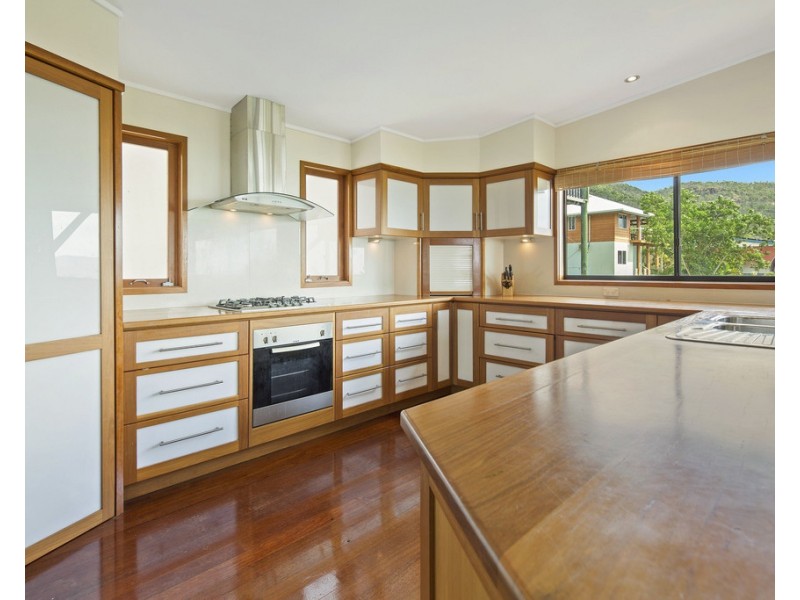 71 Gloucester Avenue, Hideaway Bay QLD 4800
