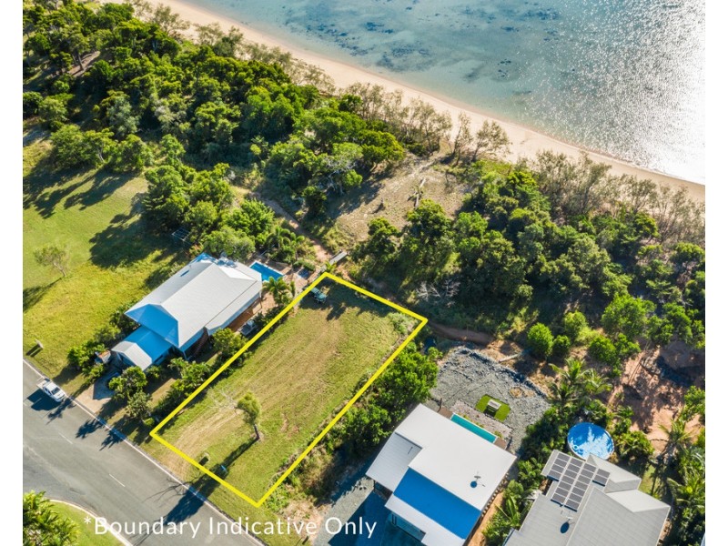 90 Gloucester Avenue, Hideaway Bay QLD 4800