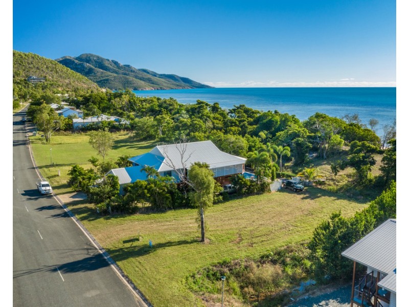 90 Gloucester Avenue, Hideaway Bay QLD 4800