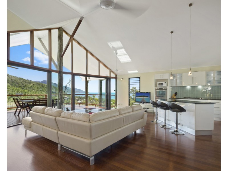 26 Roseric Crescent, Hideaway Bay QLD 4800