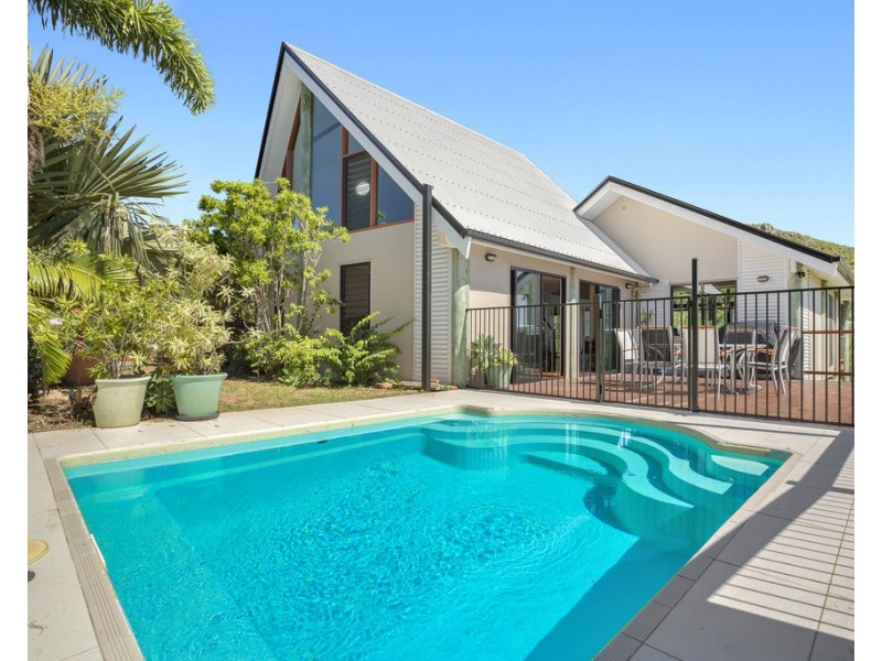 26 Roseric Crescent, Hideaway Bay QLD 4800