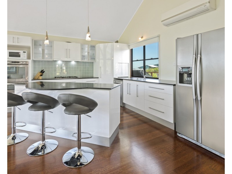 26 Roseric Crescent, Hideaway Bay QLD 4800