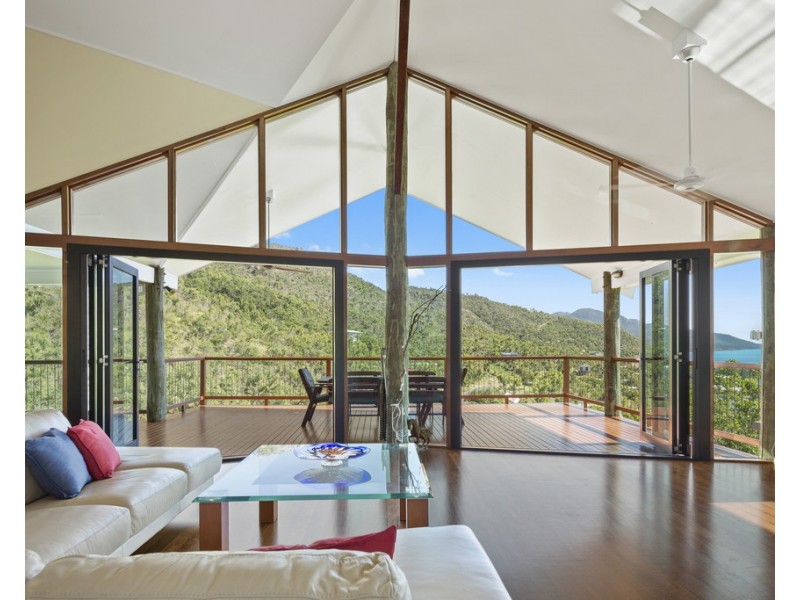 26 Roseric Crescent, Hideaway Bay QLD 4800