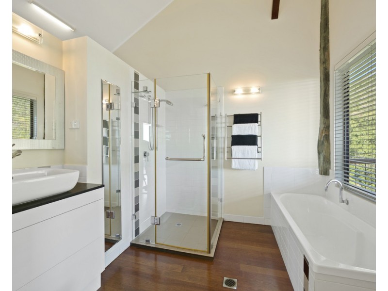 26 Roseric Crescent, Hideaway Bay QLD 4800