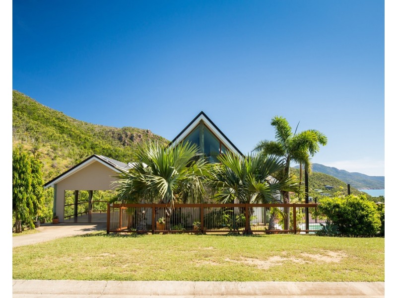 26 Roseric Crescent, Hideaway Bay QLD 4800