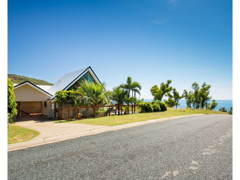 26 Roseric Crescent, Hideaway Bay QLD 4800