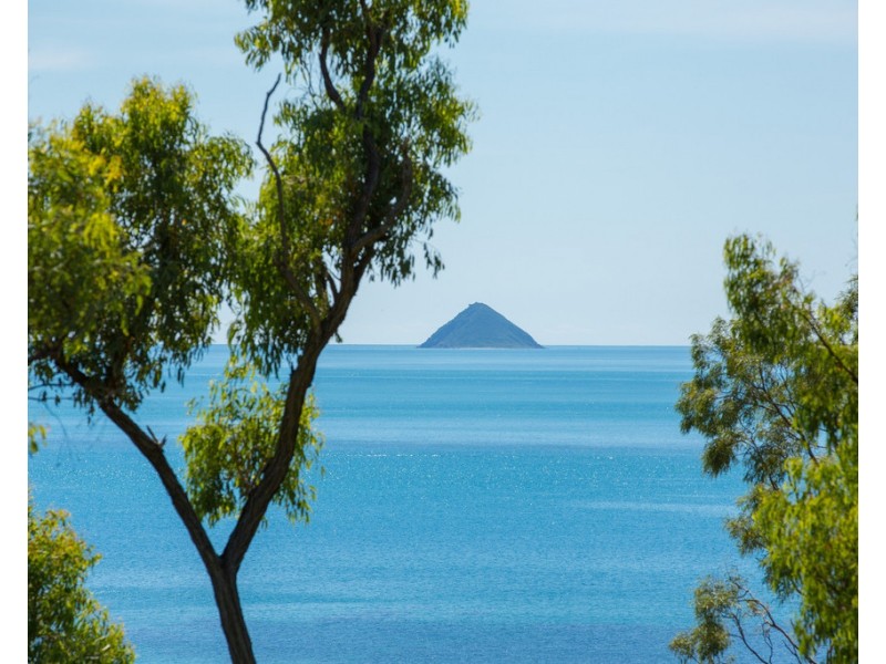 26 Roseric Crescent, Hideaway Bay QLD 4800