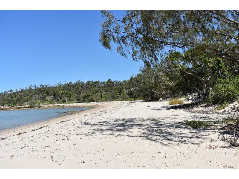 65 Gloucester Avenue, Hideaway Bay QLD 4800