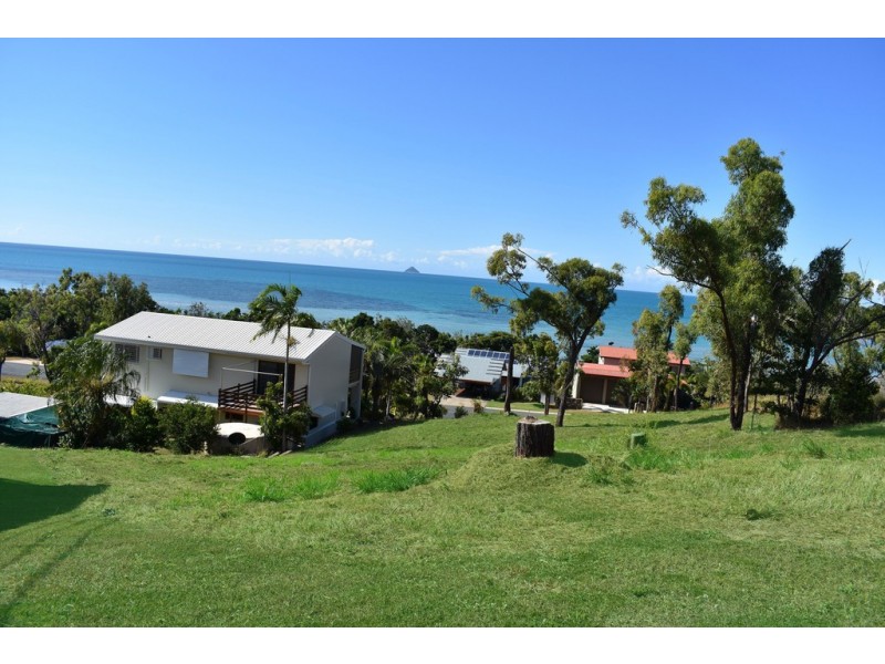 41 Blackcurrant Drive, Hideaway Bay QLD 4800