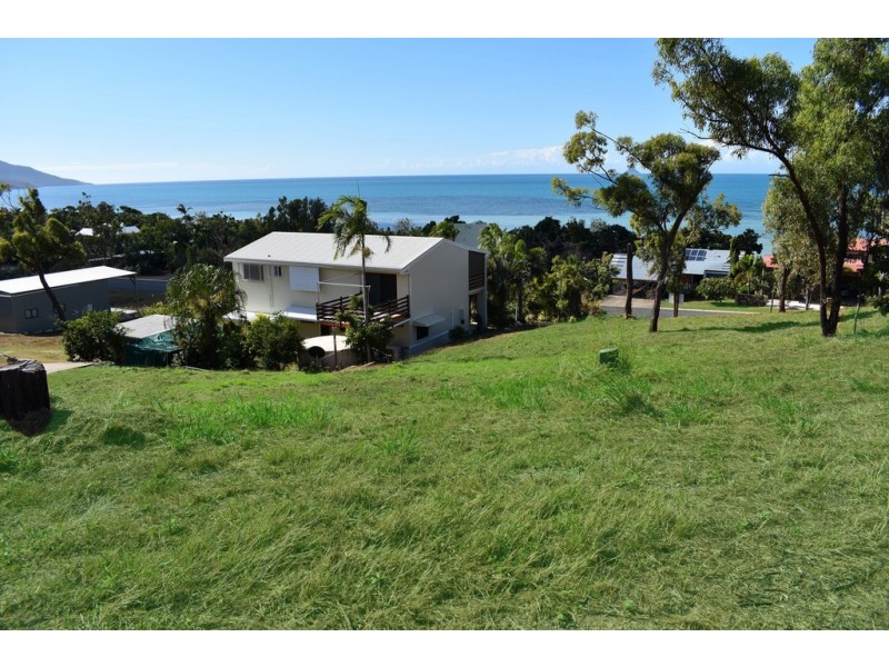 41 Blackcurrant Drive, Hideaway Bay QLD 4800
