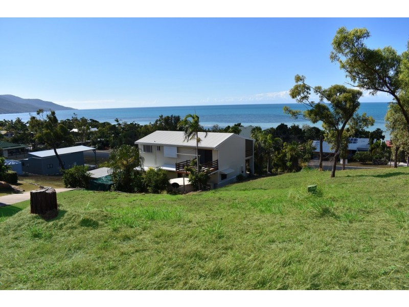 41 Blackcurrant Drive, Hideaway Bay QLD 4800
