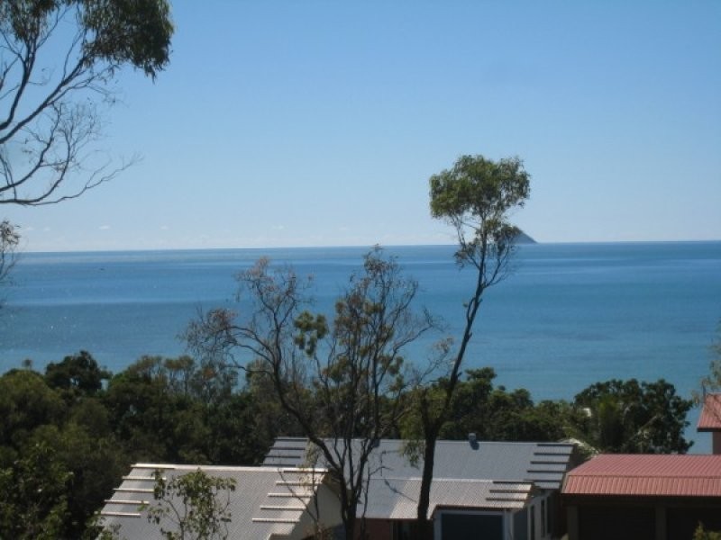 41 Blackcurrant Drive, Hideaway Bay QLD 4800