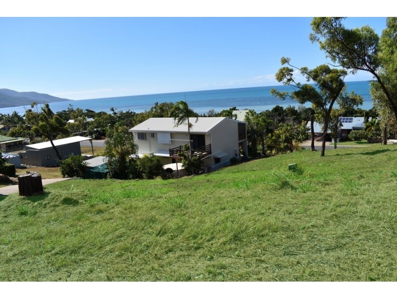 41 Blackcurrant Drive, Hideaway Bay QLD 4800