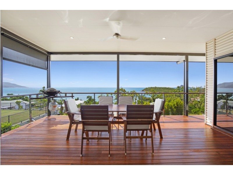 9 Gloucester Avenue, Hideaway Bay QLD 4800