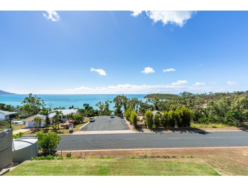 9 Gloucester Avenue, Hideaway Bay QLD 4800
