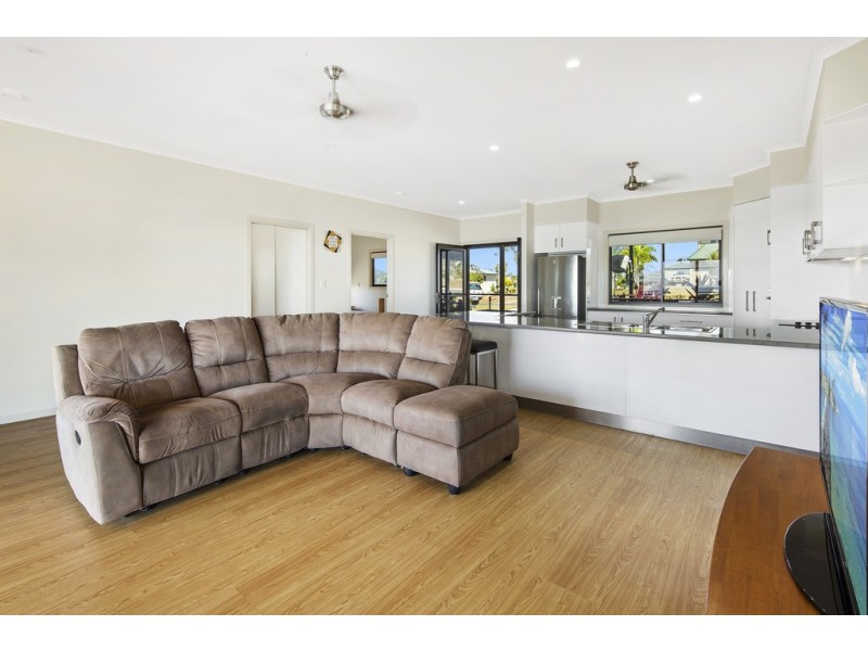 9 Gloucester Avenue, Hideaway Bay QLD 4800