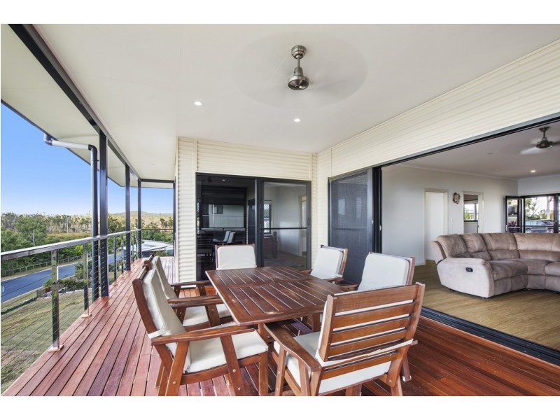 9 Gloucester Avenue, Hideaway Bay QLD 4800