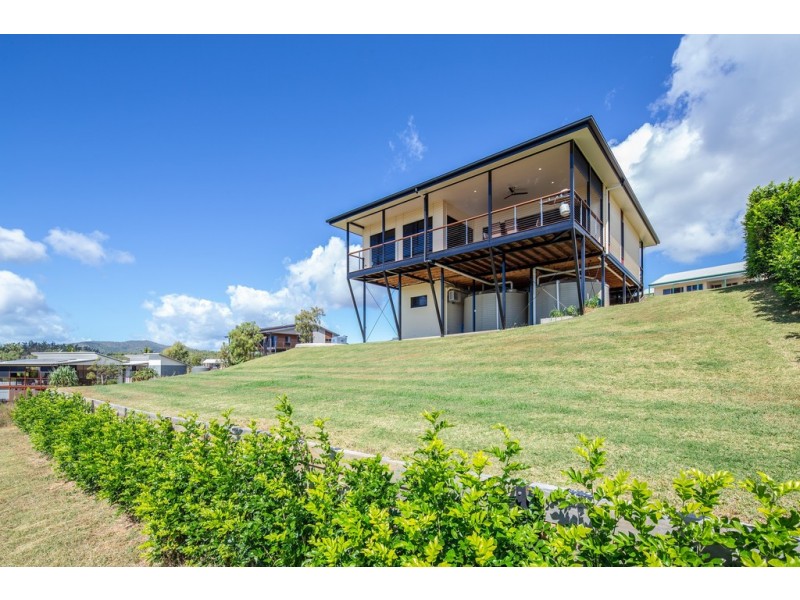 9 Gloucester Avenue, Hideaway Bay QLD 4800