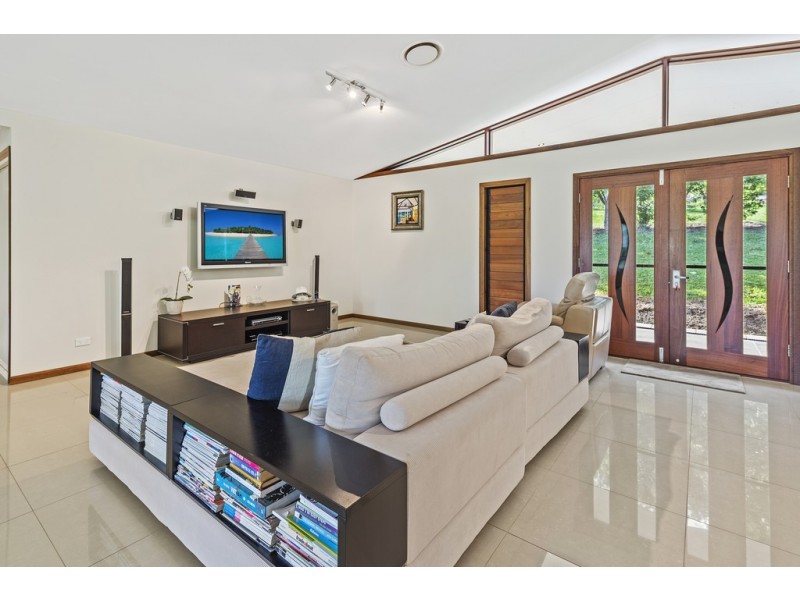 154 Kookaburra Drive, Cannon Valley QLD 4800