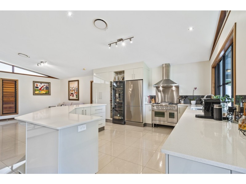 154 Kookaburra Drive, Cannon Valley QLD 4800