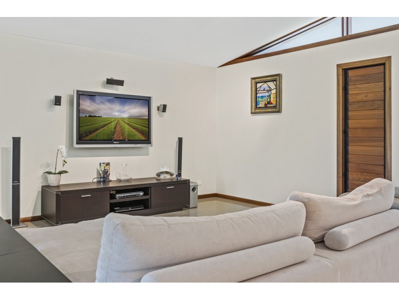 154 Kookaburra Drive, Cannon Valley QLD 4800